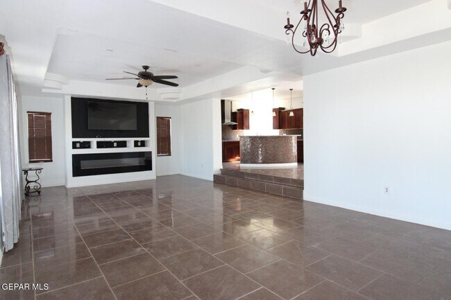 Building Photo - 561 Agua De Mar