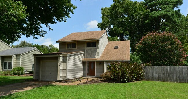 Building Photo - Community Lake-Dock and Private Beach