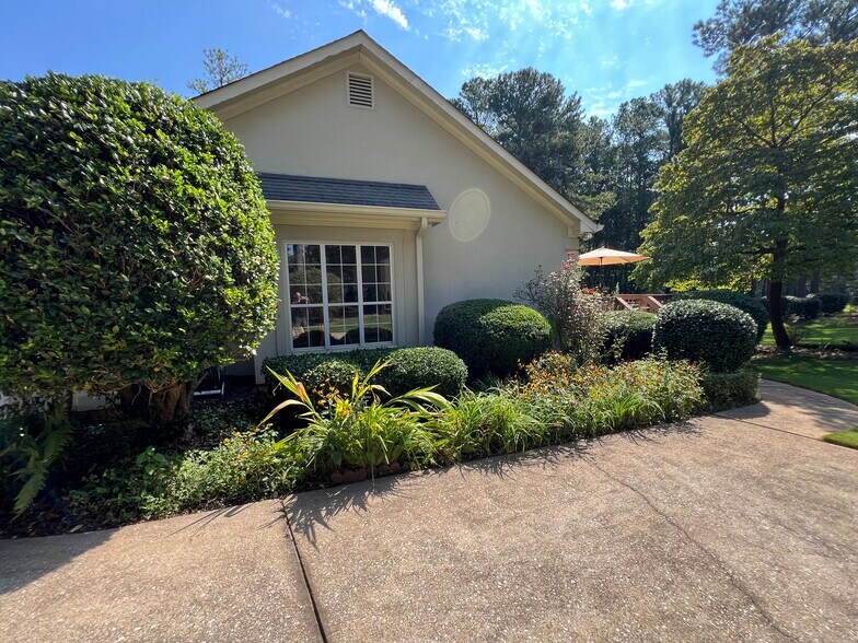 Building Photo - 7064 Brigade Ct