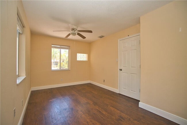 Building Photo - 412 SW 13th St