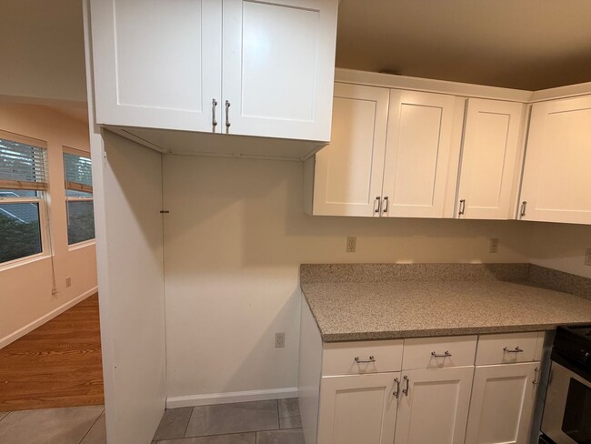 Building Photo - 1630Lynd