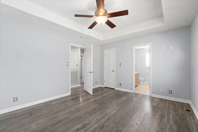 Building Photo - 3832 Cannondale Dr