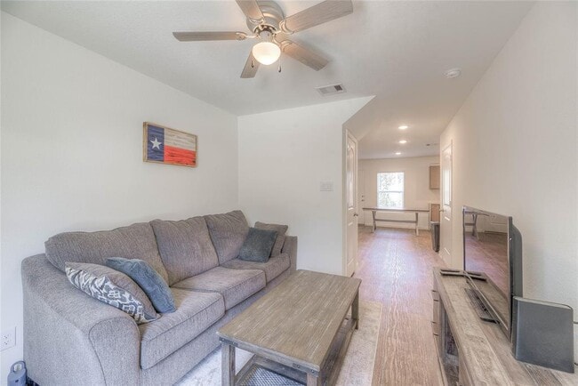 Building Photo - 144 Black Walnut