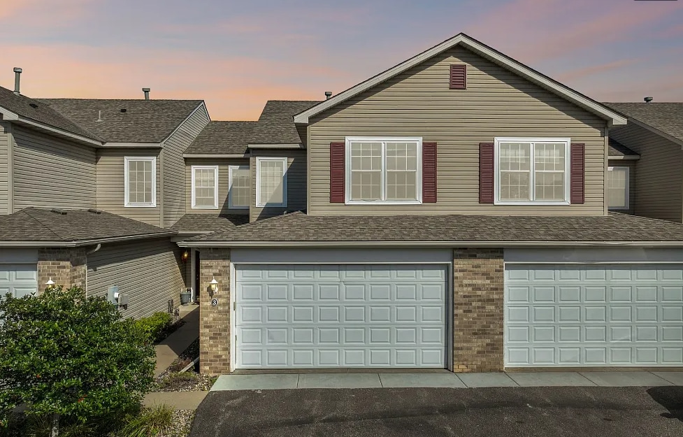 Building Photo - 5100 Holly Ln N