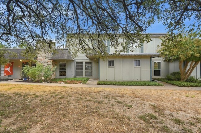 Building Photo - 807 Castle Ridge Rd