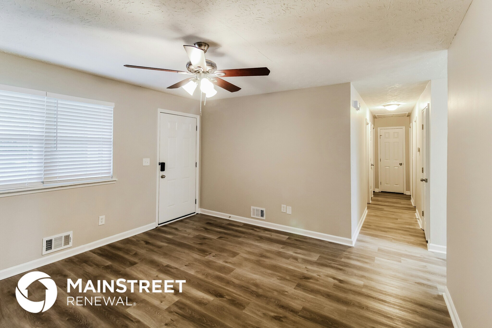 Building Photo - 635 Lakeridge Cir SE