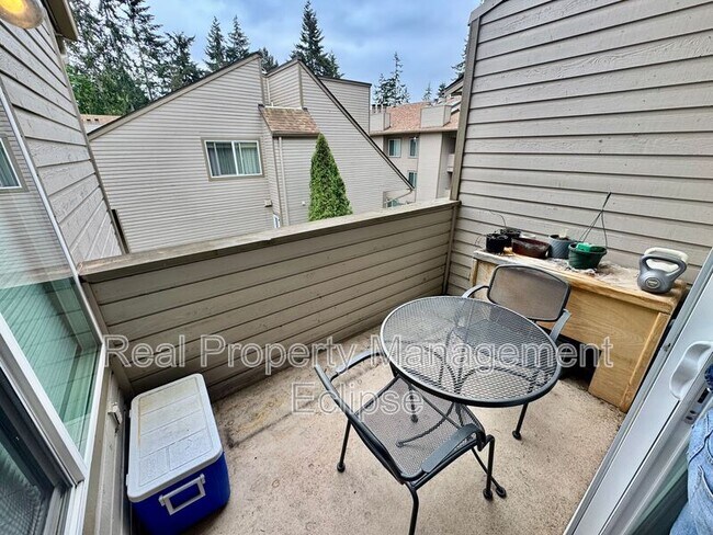 Building Photo - 14636 NE 45th St