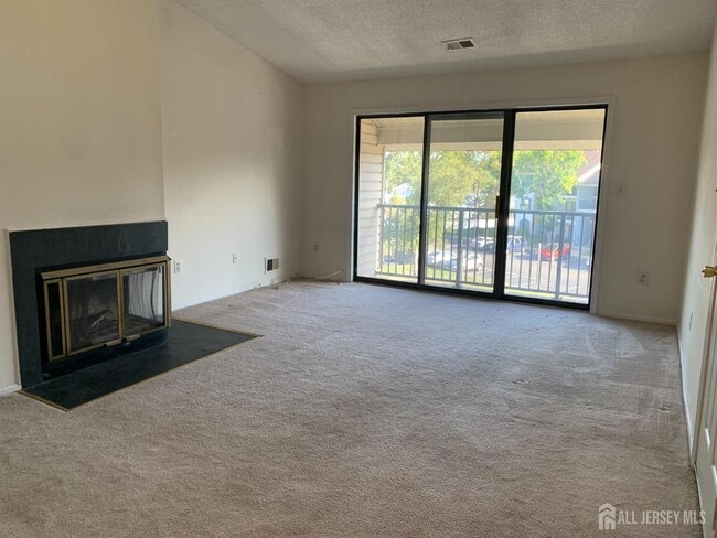 Building Photo - 17 Voscek Ct