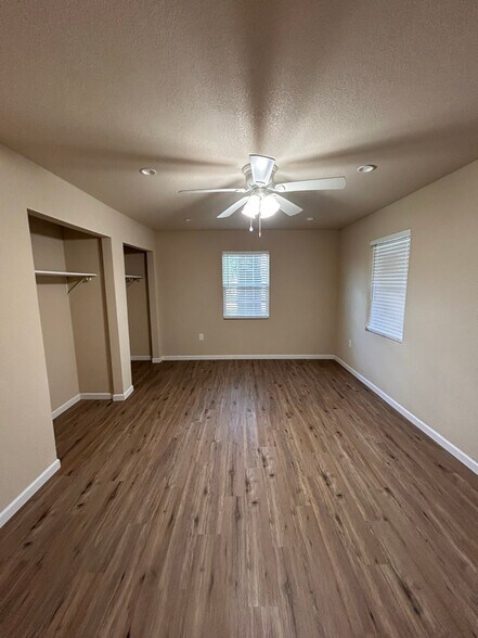 Building Photo - 710 La Vega St