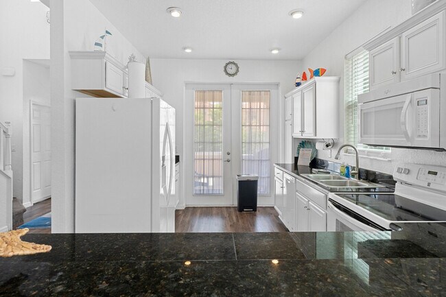 Building Photo - 4810 S Amstel Dr