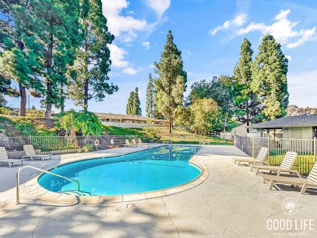 Building Photo - Stunning 2BD/2BA W/ Updated Kitchen, A/C, and Reserved Parking in La Mesa!