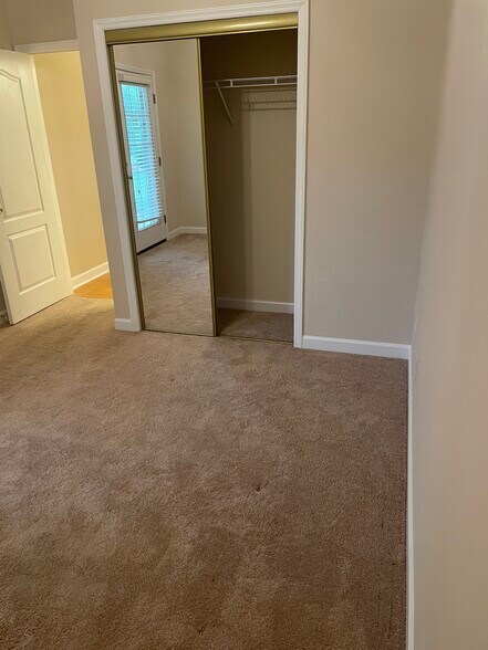 Building Photo - 1855 Cameron Heights Cir