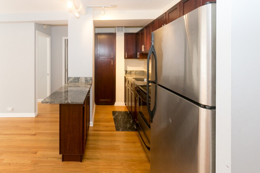 Building Photo - 4180 N Marine Dr
