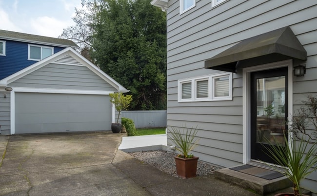 Building Photo - Wallingford Home