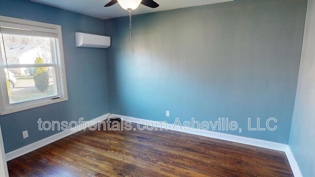 Building Photo - 653 Long Shoals Rd