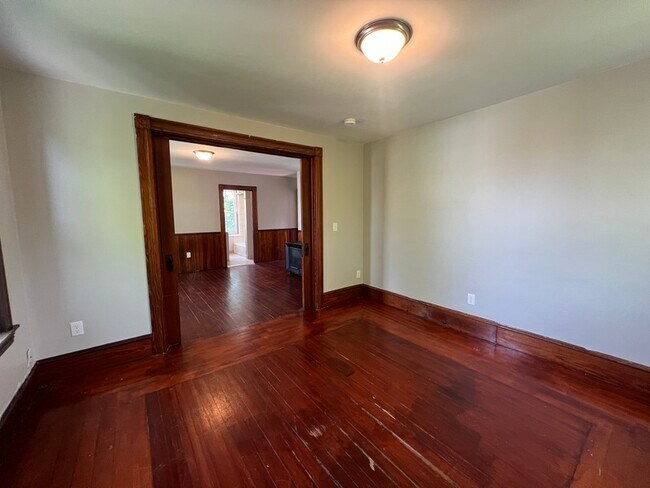 Building Photo - 72 Melville St