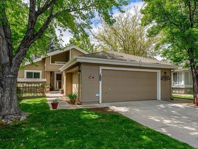 Primary Photo - 3340 Blackstone Ct