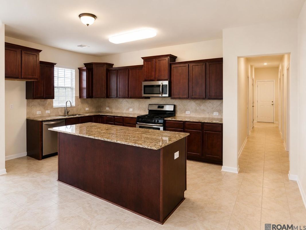 Building Photo - 1418 Gardenia Ln