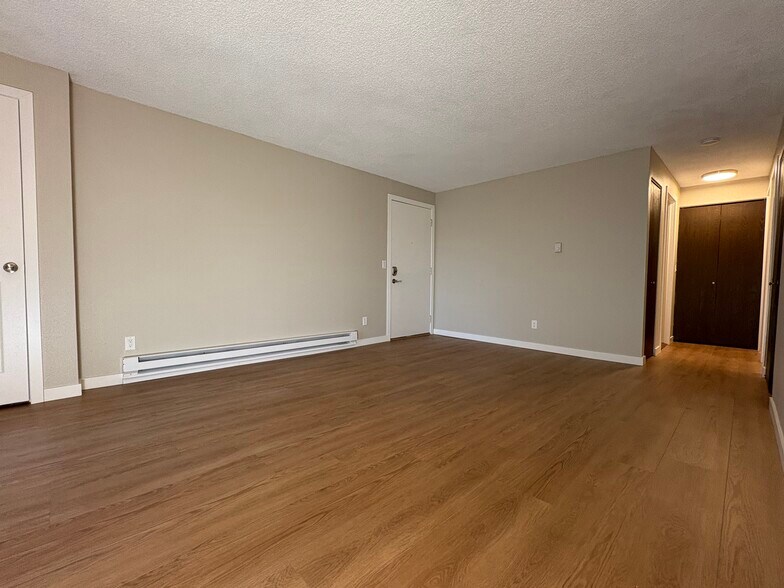 Living - 22819 15th Ave SE