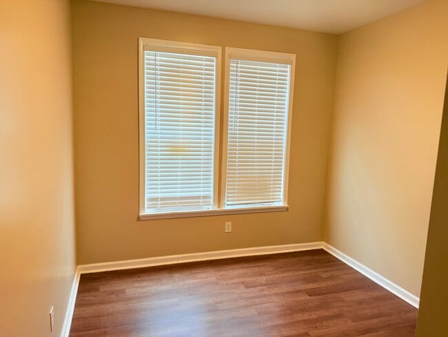 Building Photo - 719 Marsh Ave