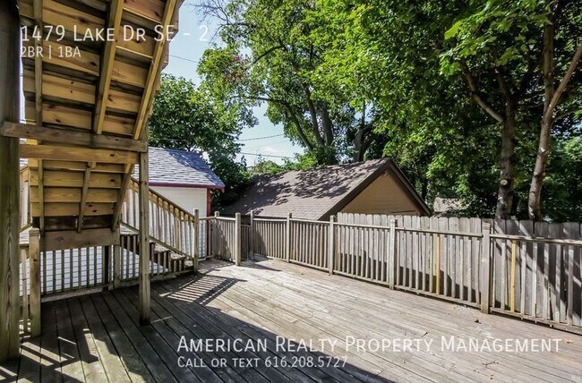 Building Photo - 1479 Lake Dr SE