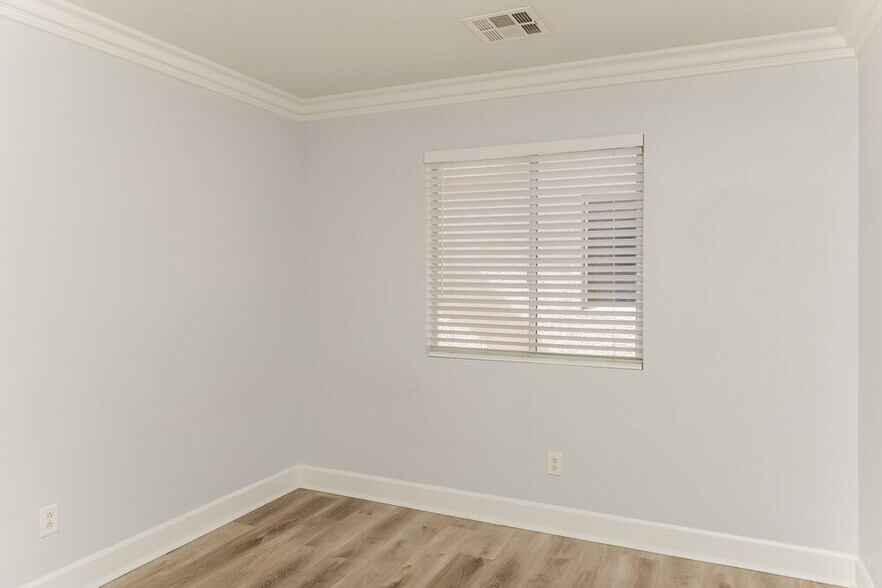 Building Photo - 3118 Flower Garden Ct