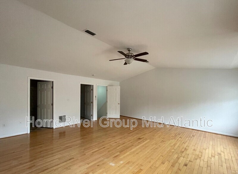 Building Photo - 8323 Green Heron Way