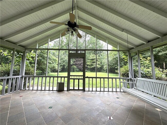 Building Photo - 3559 Ulster Ln NE