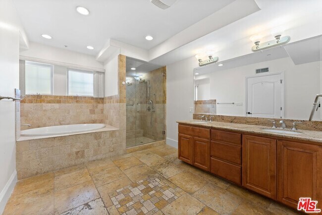 Building Photo - 16123 Sunset Blvd