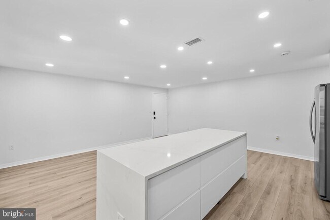 Building Photo - 9459 Fairfax Blvd