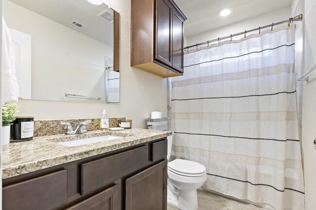 Building Photo - 2000 Bleeker Cv