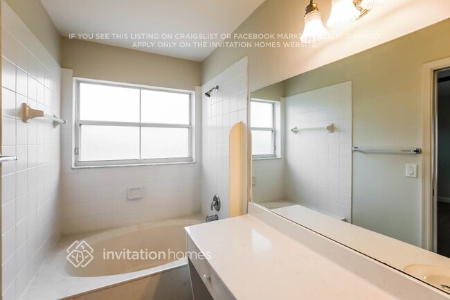 Building Photo - 5103 NW 121st Dr