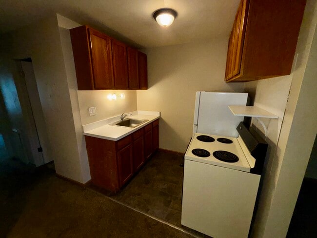 Building Photo - Schneider Ave #51