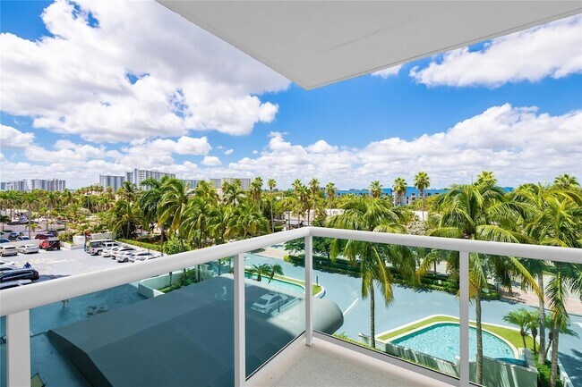 Building Photo - 3900 Galt Ocean Dr