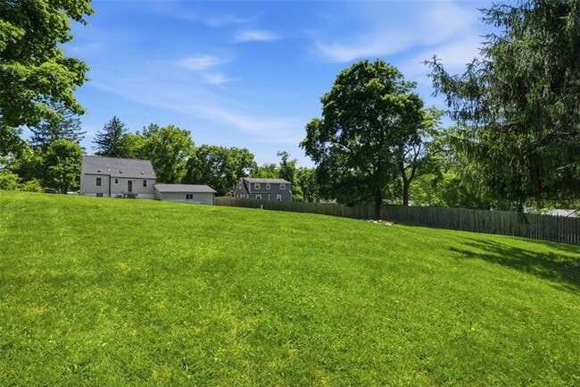 Building Photo - 315 South Dr