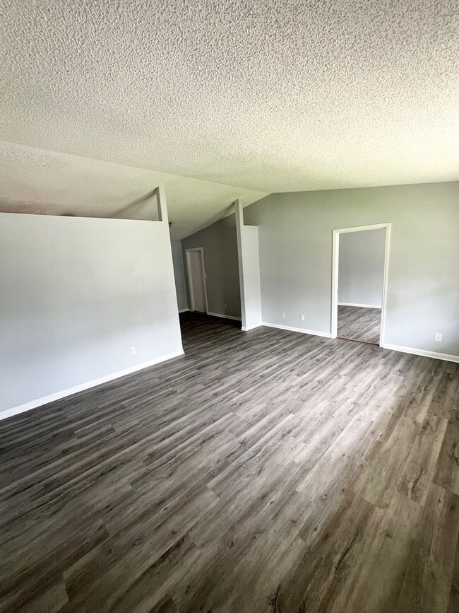 Building Photo - Beautiful 4BR/1.5BA Dade City Home NO APPLICATION FEE!