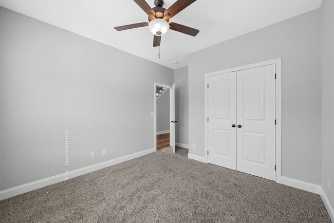 Building Photo - Pet Friendly Four Bedroom with Bonus!