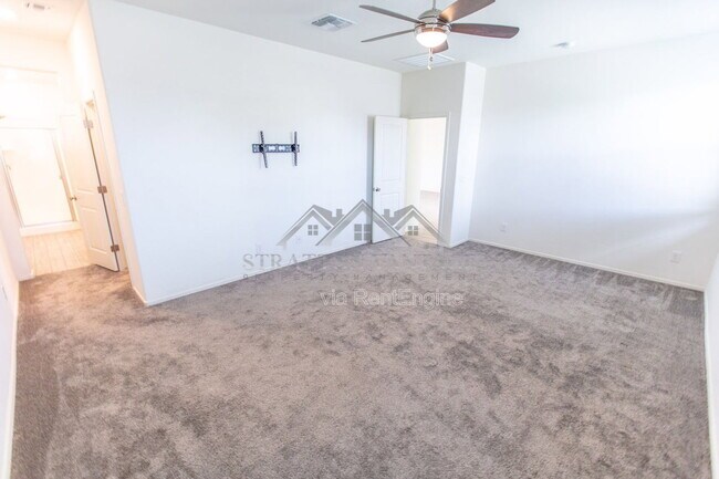 Building Photo - 15427 W Windward Ave