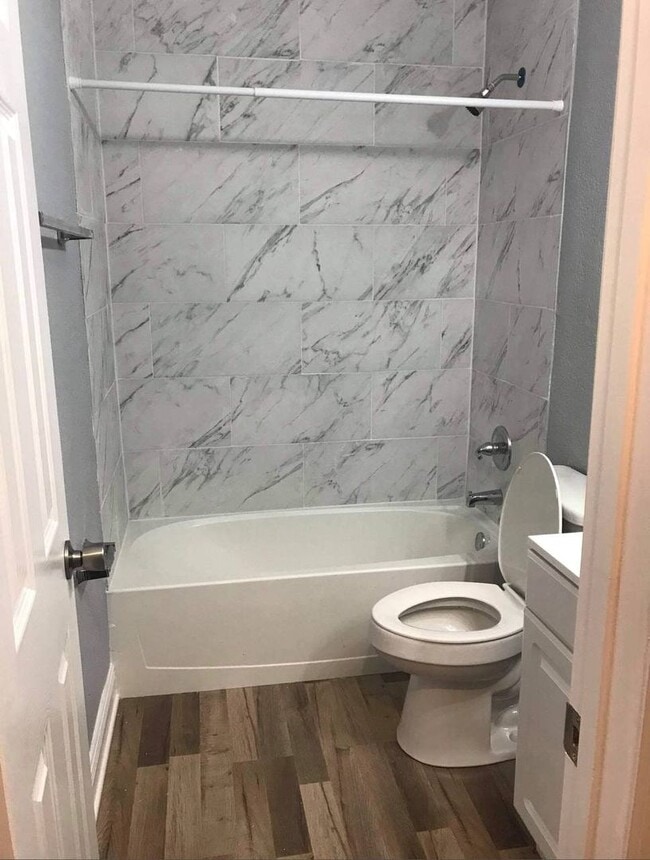 Building Photo - 3/2 Duplex in Bradenton