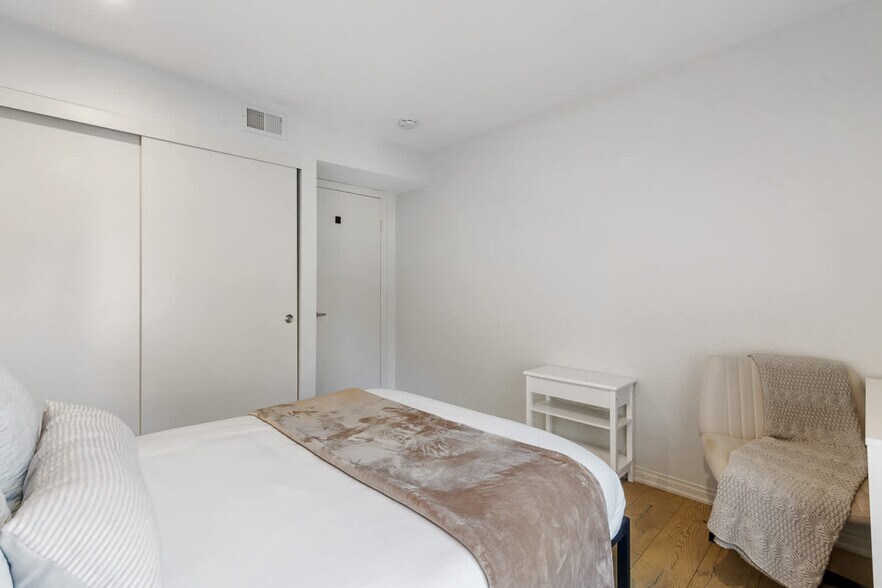 Building Photo - 6036 Rancho Mission Rd