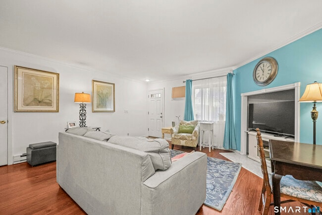 Building Photo - 237 Willow Springs