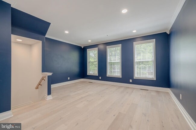 Building Photo - 329 Helmuth Ln
