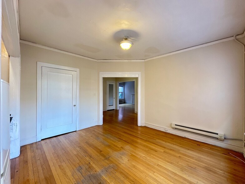 Building Photo - 1310 Oak
