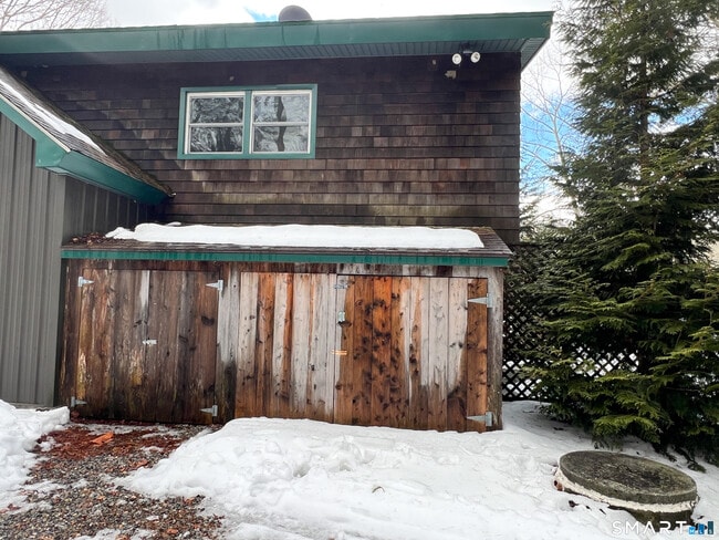 Building Photo - 133 Boston Post Rd