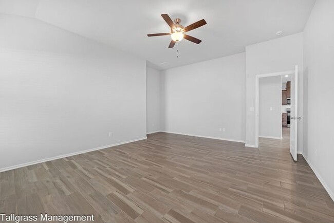 Building Photo - Move In Specials! Elevated Living in Owasso