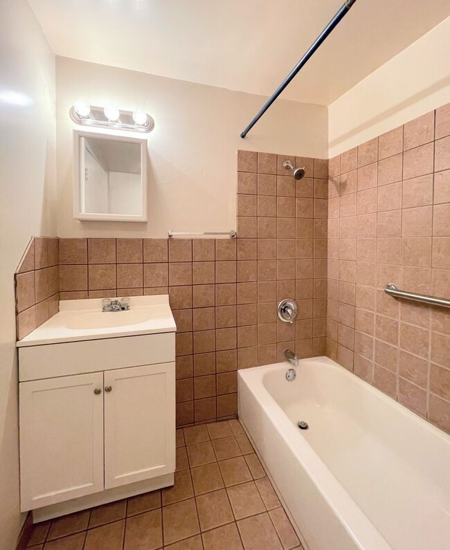 Building Photo - Affordable Two Bedroom