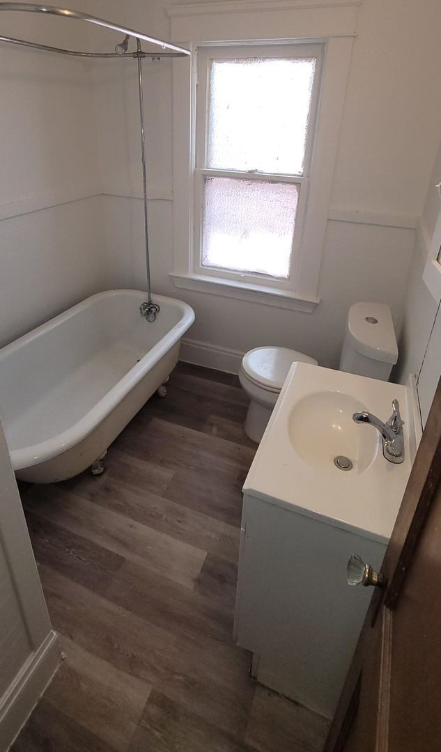 Building Photo - 626 E 130th St