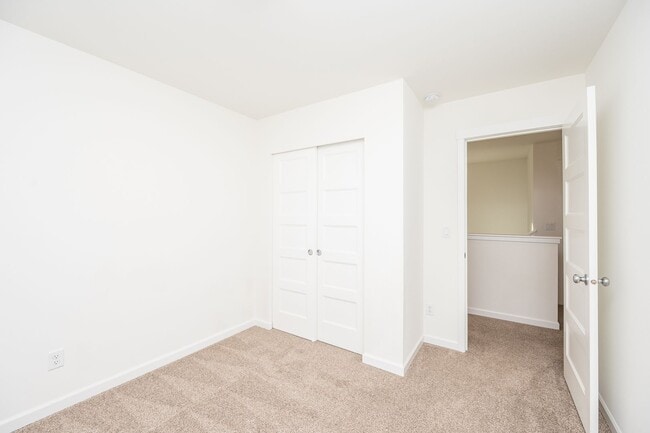 Building Photo - 3 Bedroom home in Yelm with Garage