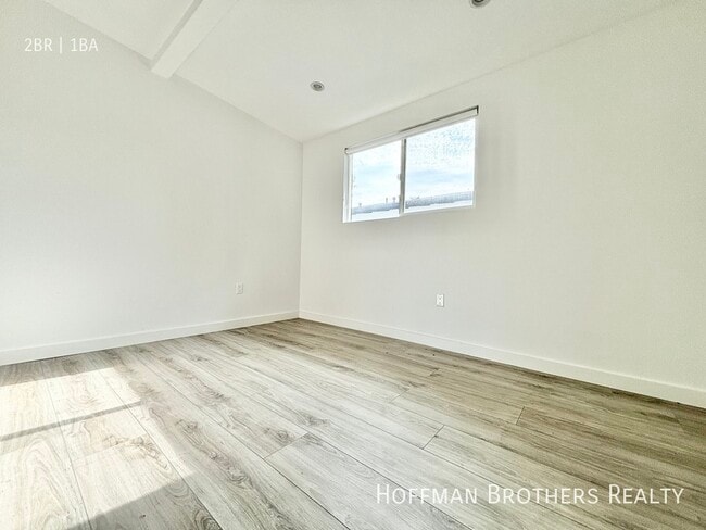 Building Photo - 1568 Yosemite Dr