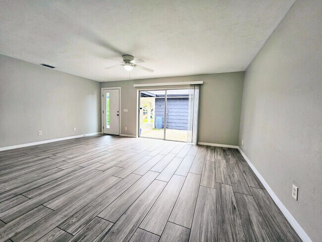 Building Photo - Charming 3BR Retreat with Private Patio & Spacious Yard